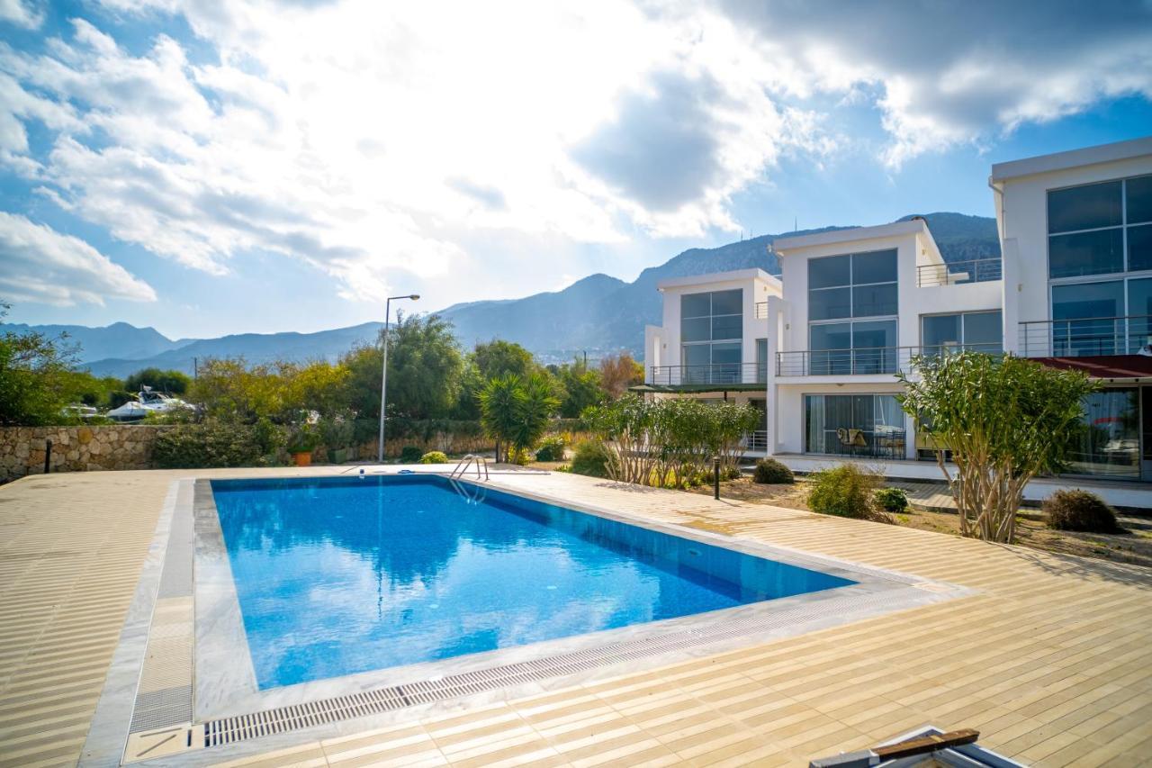 Spacious Three-Bedroom Apartment With Sea View A3 Kyrenia  Eksteriør billede