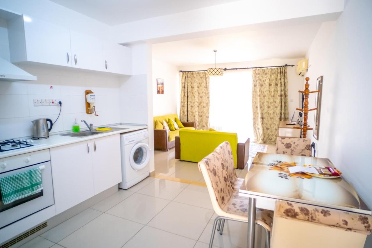 Spacious Three-Bedroom Apartment With Sea View A3 Kyrenia  Eksteriør billede