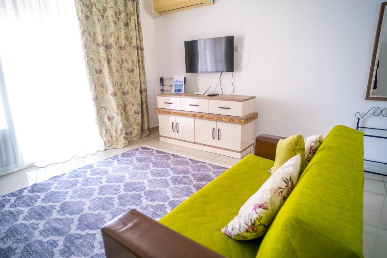 Spacious Three-Bedroom Apartment With Sea View A3 Kyrenia  Eksteriør billede