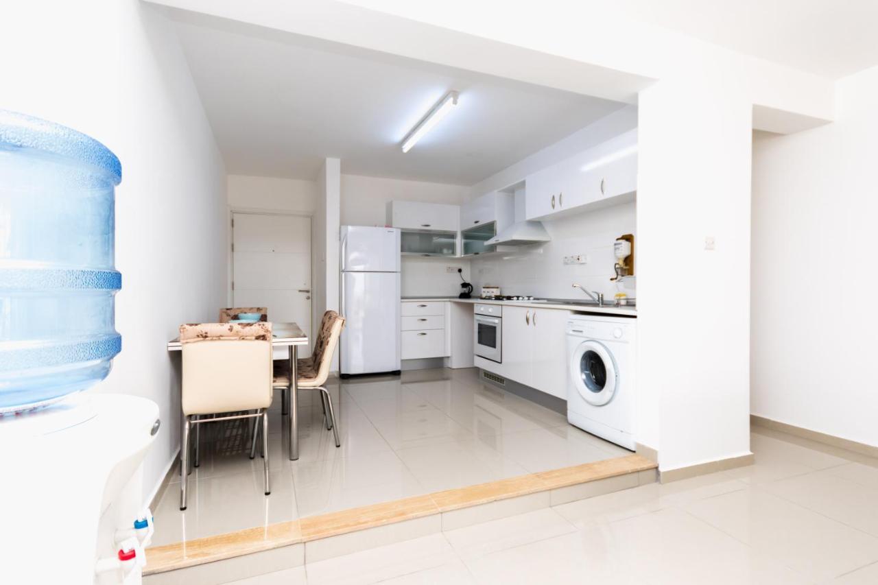 Spacious Three-Bedroom Apartment With Sea View A3 Kyrenia  Eksteriør billede