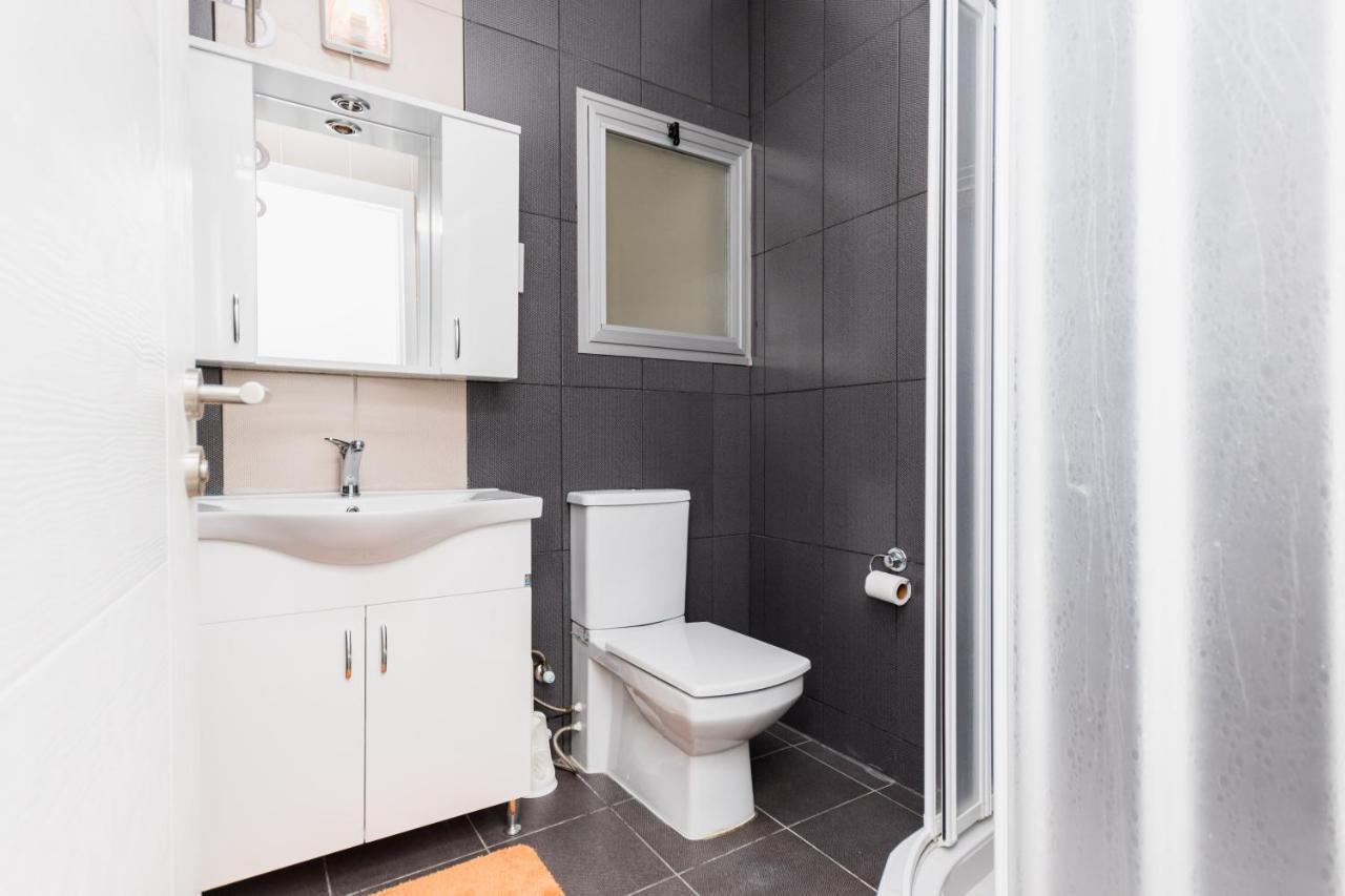 Spacious Three-Bedroom Apartment With Sea View A3 Kyrenia  Eksteriør billede