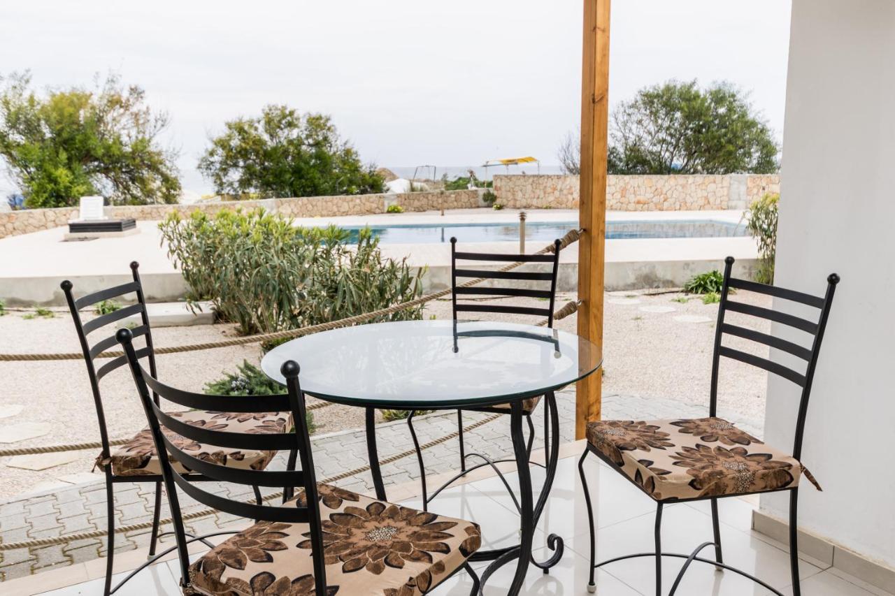 Spacious Three-Bedroom Apartment With Sea View A3 Kyrenia  Eksteriør billede